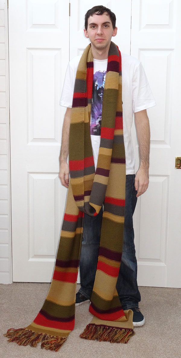 Review Of The Lovarzi 4th Doctor Who Scarf Merchandise Guide The Doctor Who Site